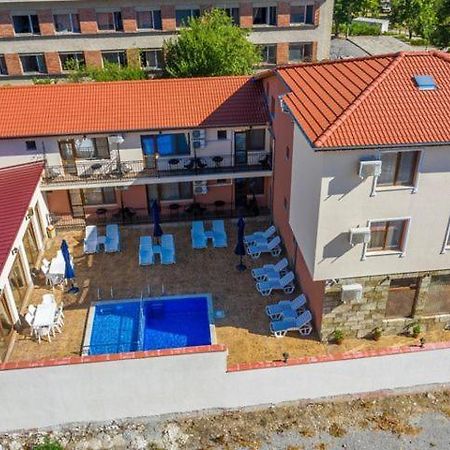 Family Hotel Preslav Luaran gambar
