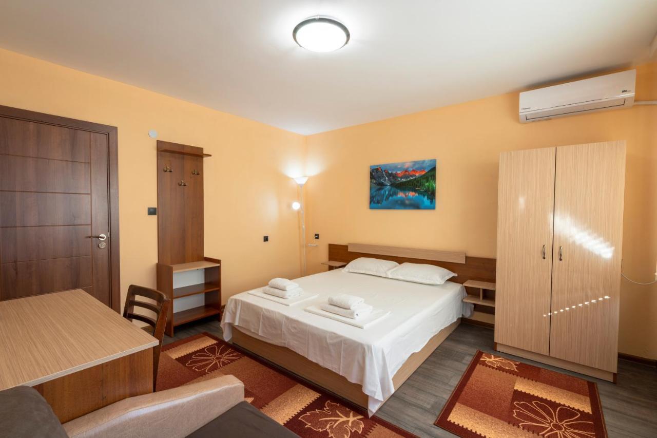Family Hotel Preslav Luaran gambar