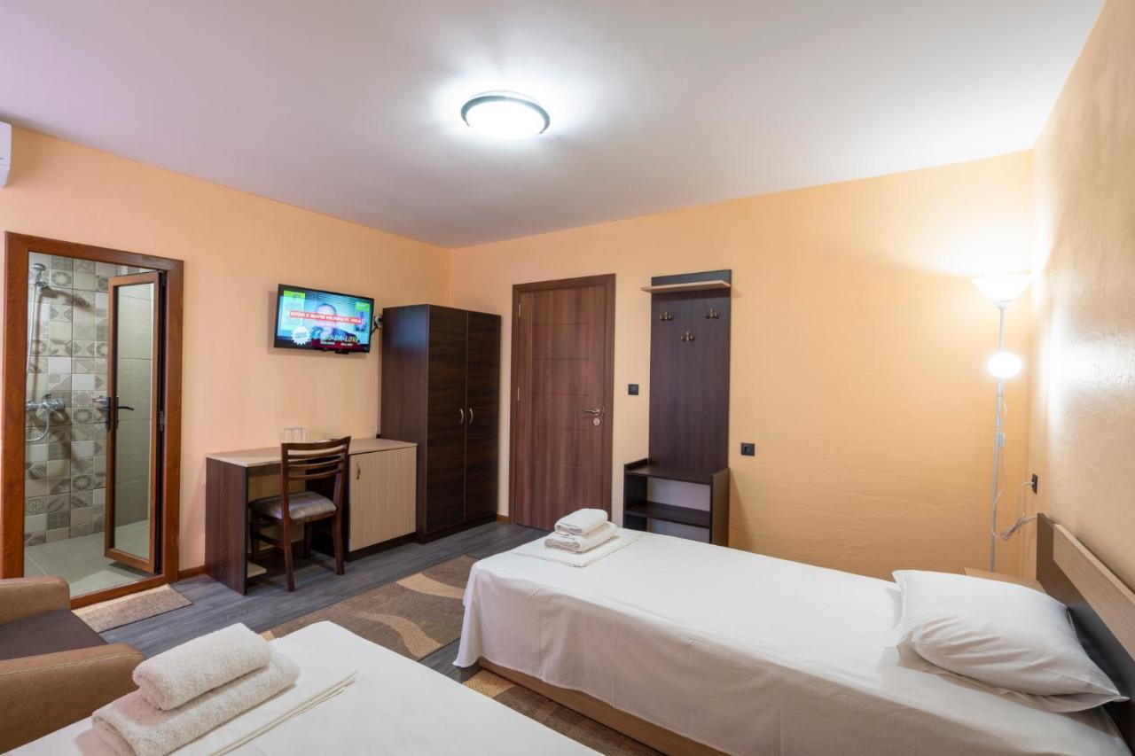 Family Hotel Preslav Luaran gambar