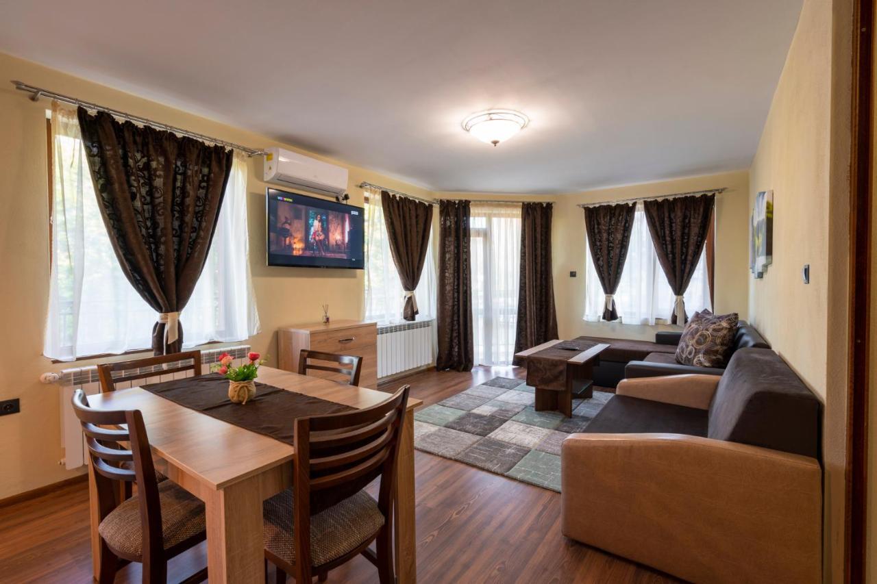 Family Hotel Preslav Luaran gambar