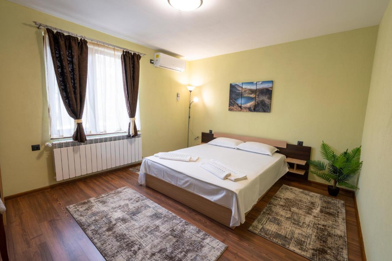 Family Hotel Preslav Luaran gambar